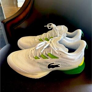 Ladies Lacoste tennis shoes - like new!